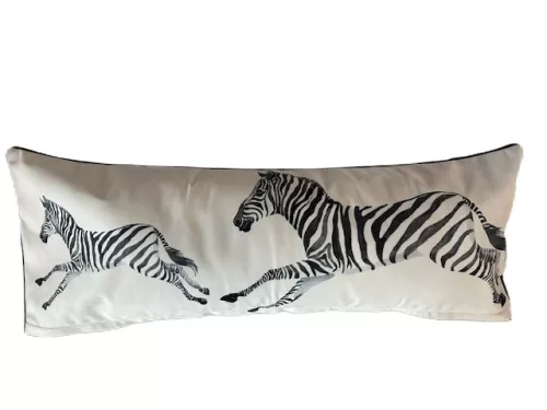 Uniek en handgemaakt  Kussen Zebra 80x30cm