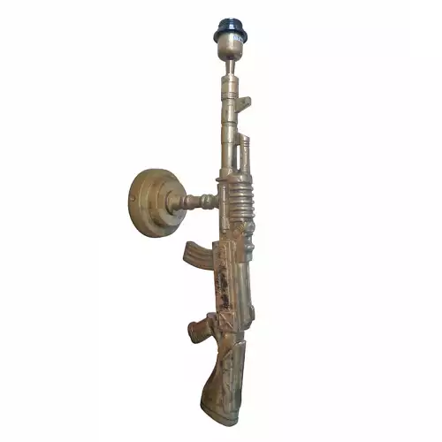Uniek en handgemaakt  Wandlamp Machine Gun 10x17x44cm