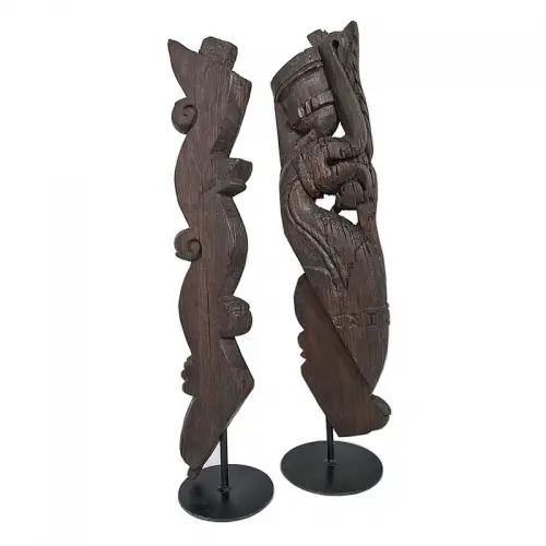 Uniek en handgemaakt  Standbeeld/Sculptuur 18x18x67cm Oud houtsnijwerk