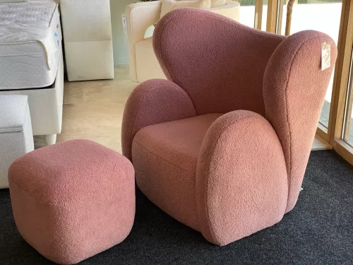 Uniek en handgemaakt  Buffa Fauteuil met voetenbank